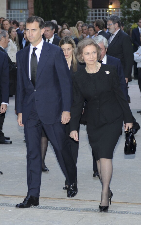 Letizia et Felipe d'Espagne, lors 18 mai 2011, entourés de la reine Sofia 