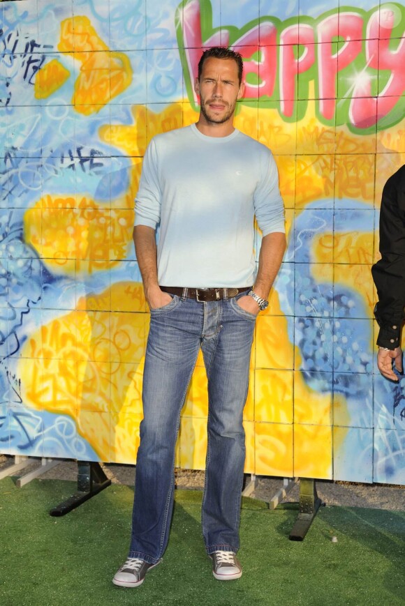 Le 19 mai 2011, on a vu Michaël Llodra tourner au jus d'orange, lors du lancement du magazine Happy life du Club Med. Mais le tennisman est également passionné de vins !
