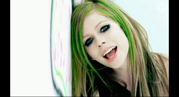 Avril Lavigne dans le clip Smile.
