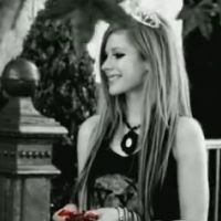 Avril Lavigne : Un peu de couleur dans un monde bien terne, "Smile" !