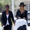 Rachel Zoe et son bébé Skyler se promènent au parc à Beverly Hills le 23 mai 2011.