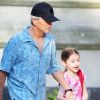 Michael Douglas est un vrai papa poule avec sa fille Carys Zeta, New York, le 25 mai 2011