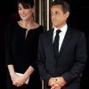 Carla-Bruni Sarkozy (enceinte de son 2e enfant) et son époux Nicolas  Sarkozy sur le perron du restaurant Le Ciro's, à Deauville, le 26 mai  2011.