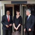 Carla Bruni-Sarkozy enceinte et  Michel Kazatchkine,  déjeunent avec les conjoints des chefs de délégation des pays africains et des organisations internationales, le vendredi 27 mai, à Deauville. 