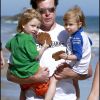 Tori Spelling, enceinte, passe la journée à la plage avec son mari Dean McDermott et leurs enfants Liam et Stella. Le 30/05/2011 à Malibu