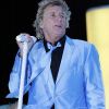Rod Stewart se produit sur la scène de l'hippodrome de Newbury, le dimanche 29 mai 2011. Il a revêtu une belle veste bleue !