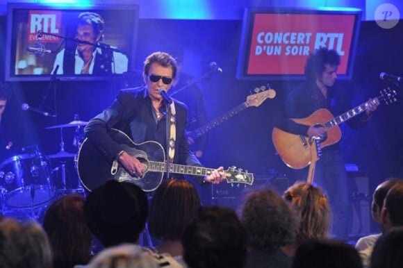 Concert privé de Johnny Hallyday pour ses fans à RTL, le 30 mai 2011.