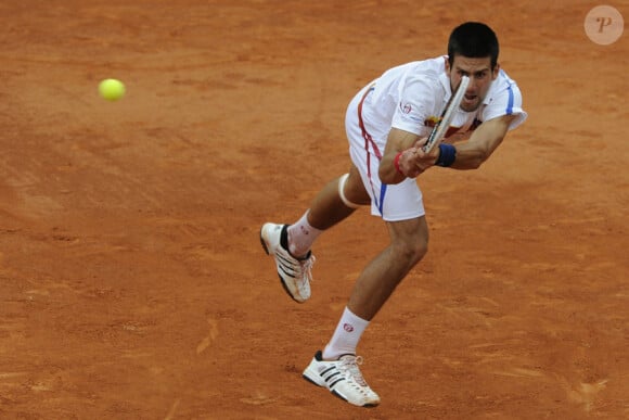 Novak Djokovic perd face à Federer en demi-finale de Roland-Garros, le 3  juin 2011