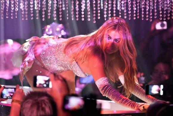 Carmen Electra pour l'inauguraiton du Pussycat Dolls Burlesque Saloon à Las Vegas, le 4 juin 2011.