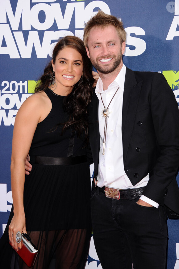 Nikki Reed et Paul McDonald lors des MTV Movie Awards qui se sont tenus au Gibson Theatre de Los Angeles, le 5 juin 2011.