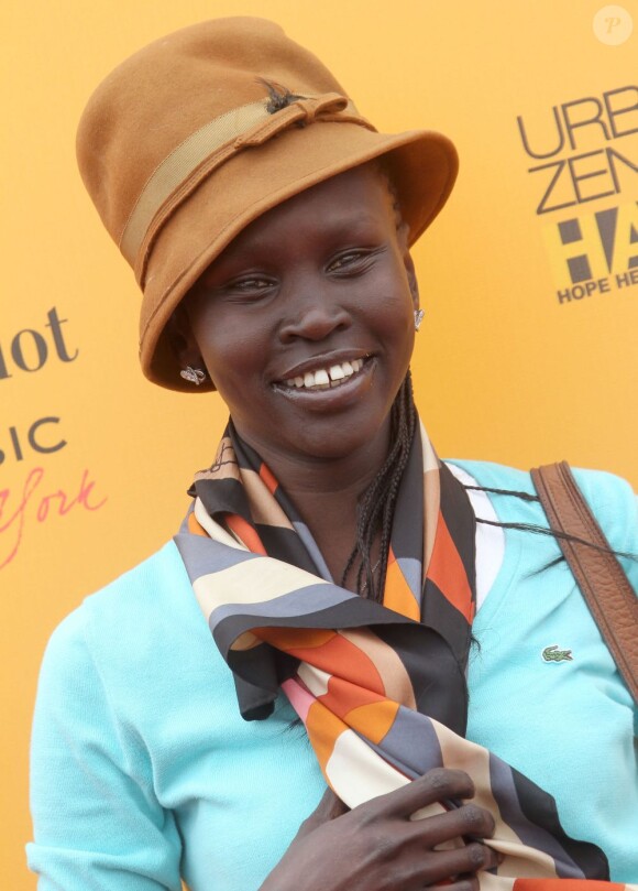 Le top Alek Wek lors du match de polo caritatif organisé au profit d'Haïti le 5 juin 2011 à New York