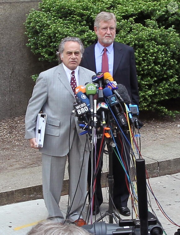 Benjamin Brafman et William Taylor lors de leur conférence de presse le 6 juin 2011