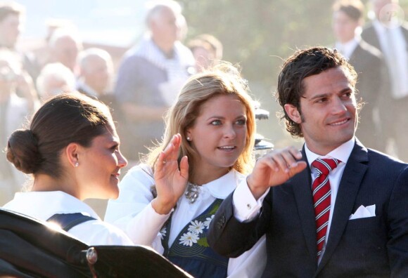 Le 6 juin 2011, la princesse Madeleine, rarement dans le pays depuis la rupture de ses fiançailles, a ravi ses compatriotes par sa simple présence lors de la fête nationale. Son frère le prince Carl Philip était, comme toujours lors de ces rendez-vous obligés de la famille, à ses côtés.