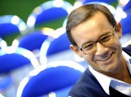 Jean-Luc Delarue convainc Dave de faire un grand voyage dans le temps...