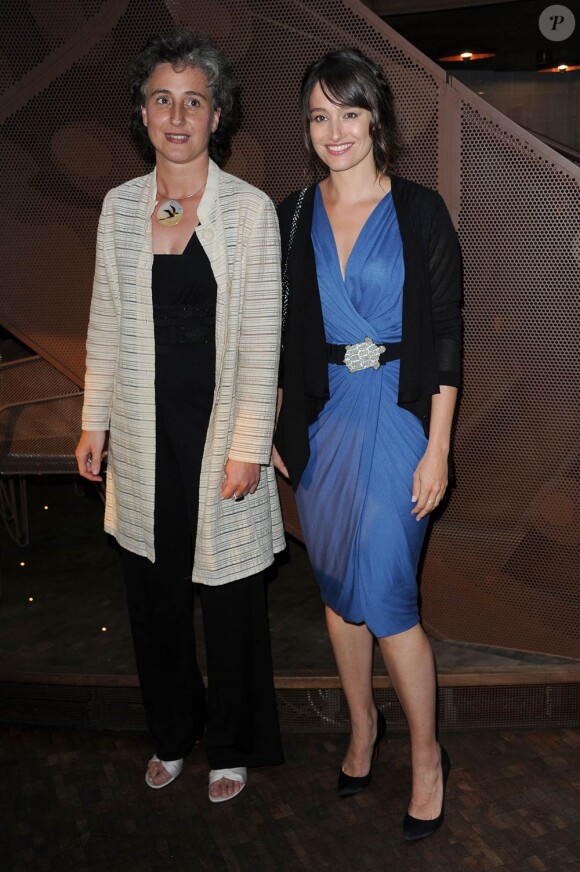Marie Gillain et Virginie Briard lors du dîner de gala Sol En Si, à Paris, le 7 juin 2011.