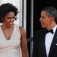Barack Obama : Entre sa superbe Michelle et Angela Merkel, il est conquis !