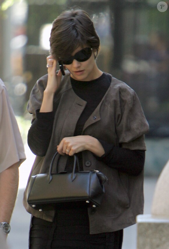 Katie Holmes a déjà prouvé son amour pour la marque de maroquinerie française, Hermès, ici avec un ravissant Bombay Bag. New York, 8 septembre 2008