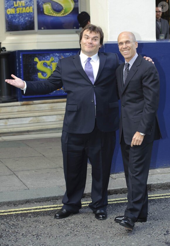 Jack Black et Jeffrey Katzenberg lors de la représentation caritative de Shrek The Musical, à Londres, le 8 juin 2011.