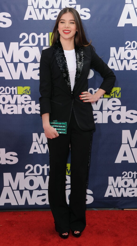 La ravissante Hailee Steinfeld à l'occasion des MTV Movie Awards 2011, à Los Angeles, en juin 2011.