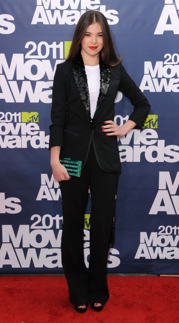 La ravissante Hailee Steinfeld à l'occasion des MTV Movie Awards 2011, à Los Angeles, en juin 2011.