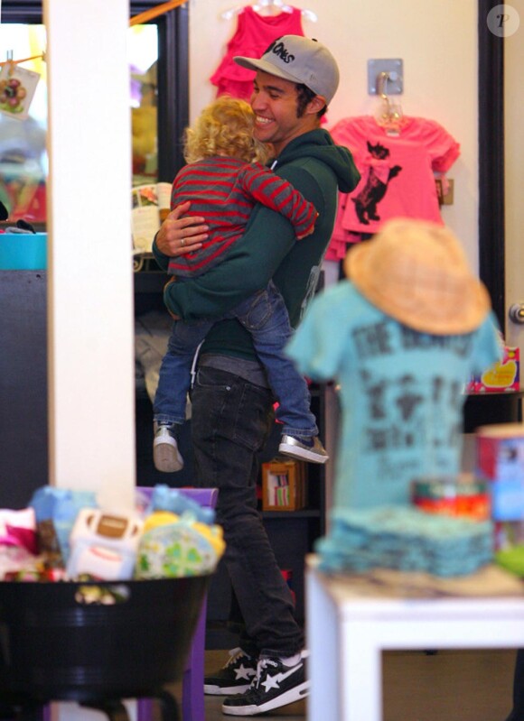 Pete Wenz et son ex-épouse avec leur fils et des amis le 9 juin, une superbe journée en famille !