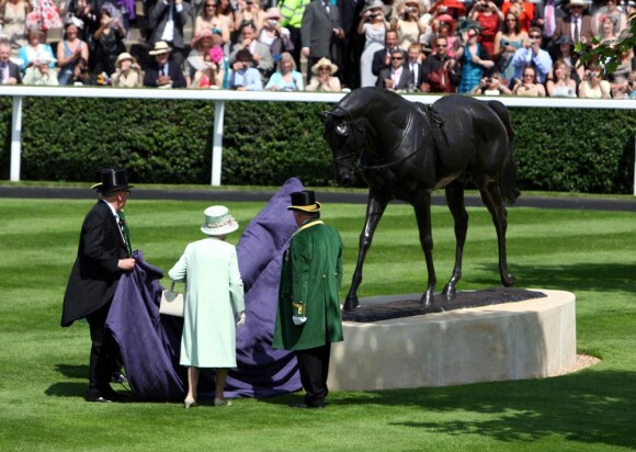 Le Royal Ascot 2011 a débuté, évidemment en grande pompe, le 14 juin 2011. La reine Elizabeth II a dévoilé une statue du cheval Keats, légende vivante de l'événement, qui a remporté quatre fois la Gold Cup de 2006 à 2009.