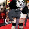 Jean-Claude Van Damme fait du kung fu avec un panda