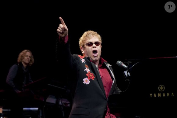 Elton John, un papa looké et original !