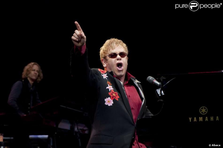 Elton John, un papa looké et original ! 
