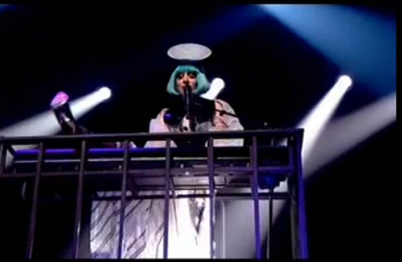 Lady Gaga dans le Paul O'Grady Live, le 17 juin 2011