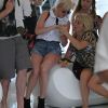 Ellie Goulding en vacances, c'est les 400 coups ! Invitée par Sir Richard Branson à se produire pour une soirée Virgin Atlantic le 15 juin 2011, elle en a profité pour se détendre à Miami les jours suivants.