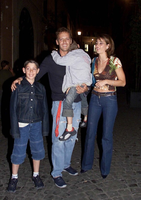 Rocco Siffredi en famille, à Rome, le 19 mai 2002.