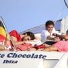 Pau Gasol, Silvia Lopez et leurs proches le 9 juin 2011 à Ibiza en Espagne