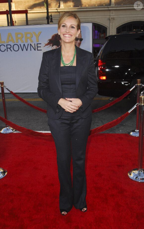 Julia Roberts, radieuse, lors de l'avant-première du film Il n'est jamais trop tard à Los Angeles le 27 juin 2011