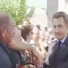 Nicolas Sarkozy agressé à Brax alors qu'il sert la main à la foule