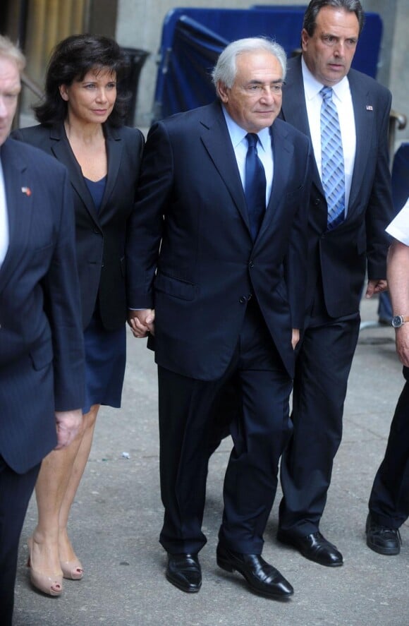 DSK et son épouse Anne Sinclair au tribunal le 6 juin à New York.