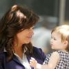 Tiffani Thiessen se promène à New York City, jeudi 30 juin 2011, avec sa fillette Harper Renn Smith.
