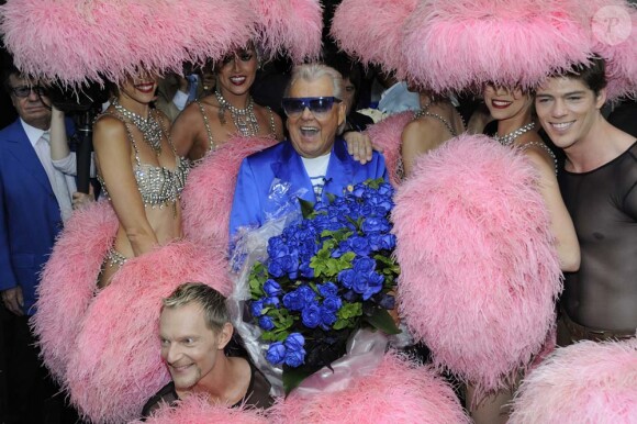 Michou fête son 80e anniversaire lors d'une grande fête au Trianon, le 20 juin 2011.