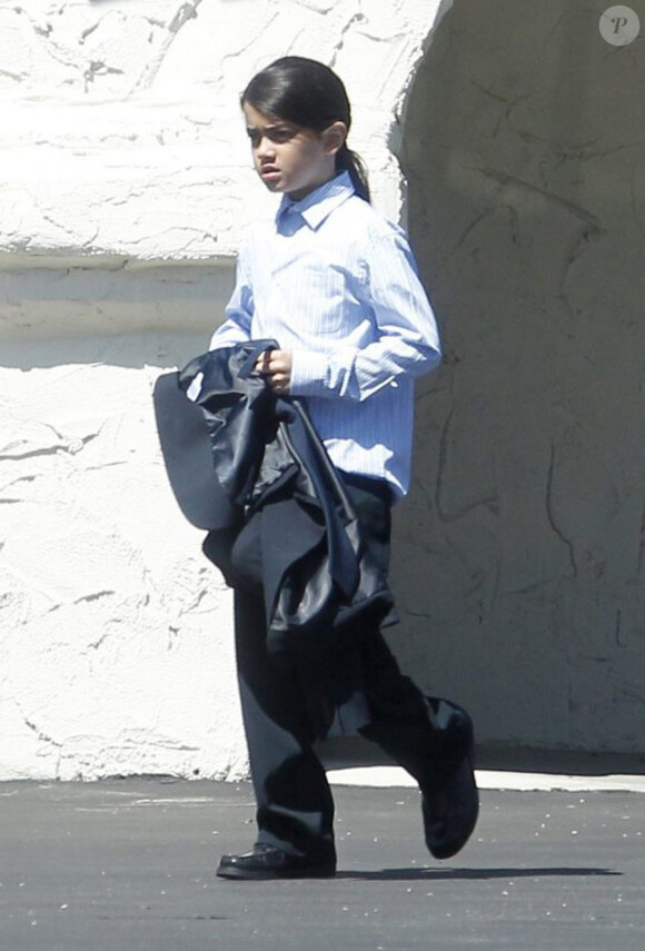 Blanket à l'Eglise en mémoire de son père Michael Jackson décédé deux ans auparavant. Los Angeles, le 26 juin 2011