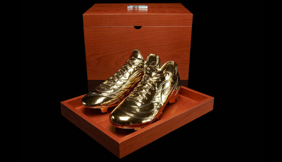 Les Mercurial en or que Nike a offert à Ronaldo