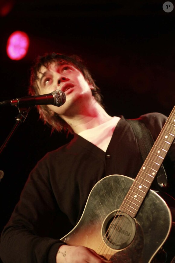 Pete Doherty en concert à Berlin, le 11 avril 2011.