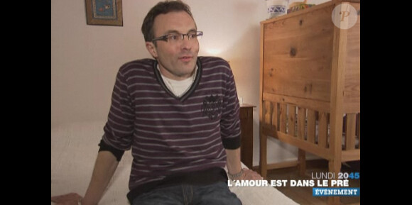 L'amour est dans le pré 6 du 11 juillet 2011 : Laurent veut faire un câlin à Céline
