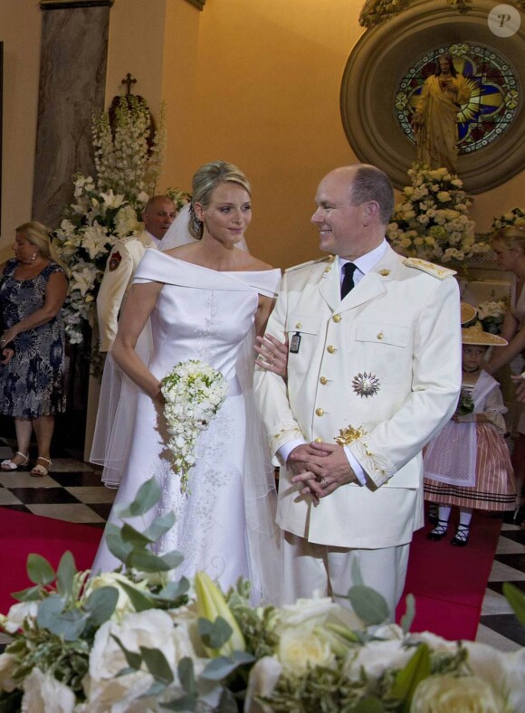 Le prince Albert et la princesse Charlene de Monaco n'ont pas quitté l'Afrique du Sud le vendredi 8 juillet 2011 : ils y seraient toujours, pour une vraie lune de miel dans le plus grand secret.
