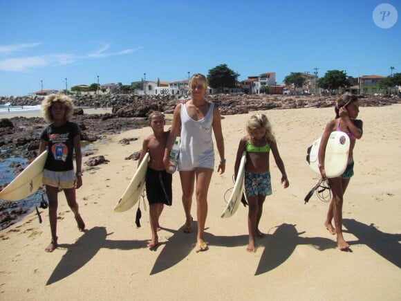 Le Roxy Charity Surf, samedi 16 juillet 2011, a été l'un des moments phares du ROXY PRO Biarritz 2011 et a attiré l'attention sur l'association Surf and Hope de Lee-Ann Curren, qui sauve des enfants brésiliens par le surf.