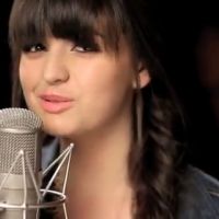 Rebecca Black: My moment, clip revanchard de la pire chanteuse de tous les temps