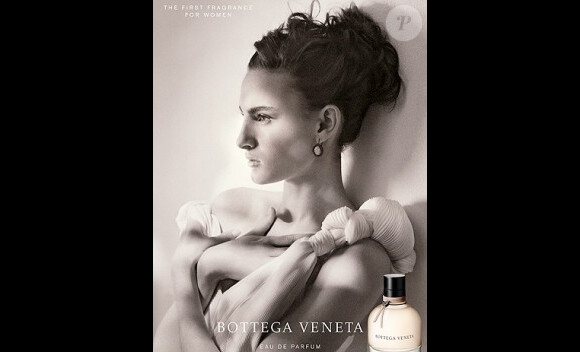 Nine d'Urso photographiée par Bruce Weber pour le parfum Bottega Veneta