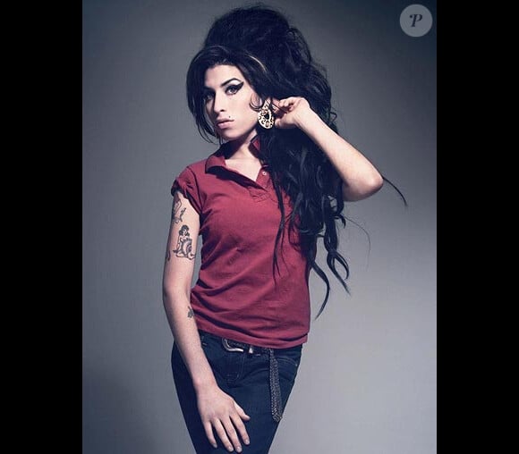 Amy Winehouse était elle aussi ambassadrice Hear the World. La star décédée le 23 juillet 2011 a posé pour la campagne de sensibilisation devant l'objectif de Bryan Adams.