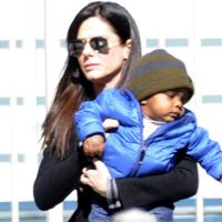 Sandra Bullock : Son fils Louis a tout d'un bébé star avec son look au top