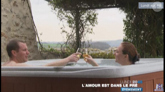 Benjamin et Elodie dans la bande-annonce de L'amour est dans le pré 6 (émission du lundi 1er août 2011)