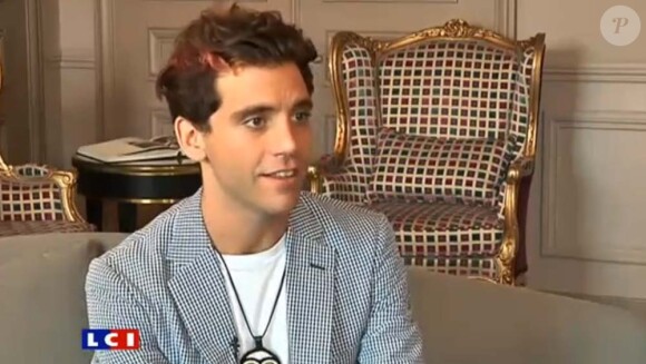 Mika en interview sur LCI en juin 2011.